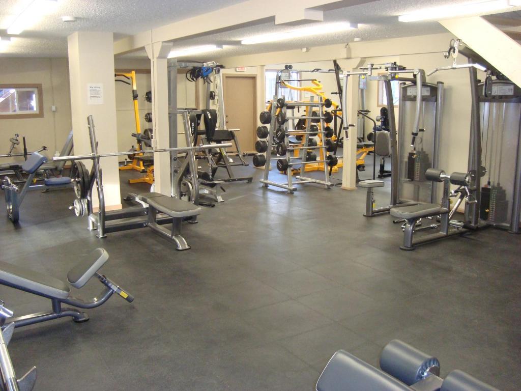 Ypc Fitness & Accomodations Инвермор Екстериор снимка
